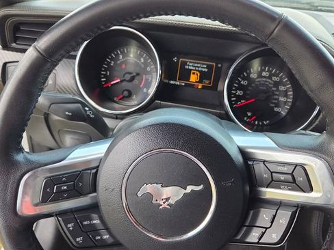 Used 2017 Ford Mustang Coupe RWD image 21