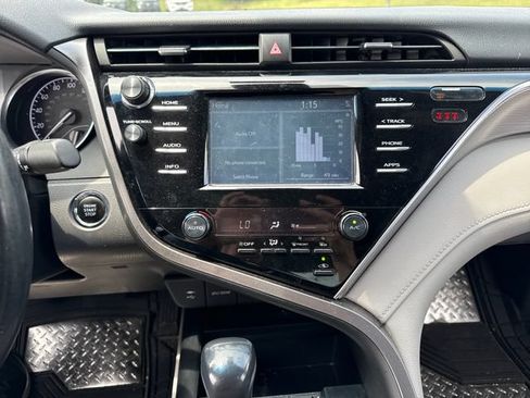Used 2018 Toyota Camry SE w/ Moonroof Package FWD image 27