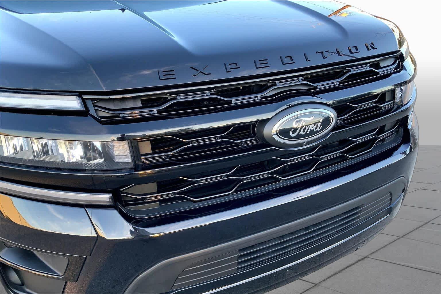 Used 2023 Ford Expedition Limited RWD image 29