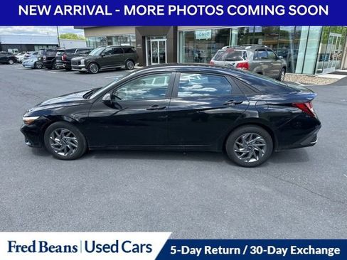 Used 2024 Hyundai Elantra SEL FWD image 2