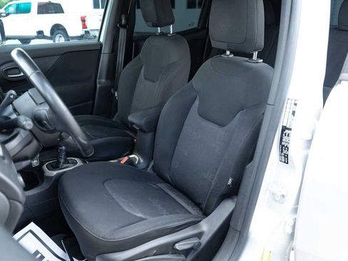 Used 2015 Jeep Renegade Latitude FWD image 14