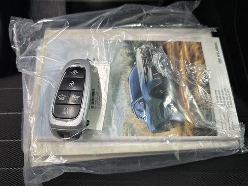 Used 2022 Hyundai Santa Cruz SEL Premium w/ Cargo Package image 38