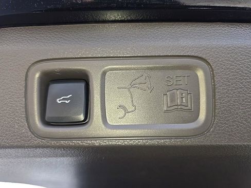 Used 2024 Lincoln Navigator Premiere image 30