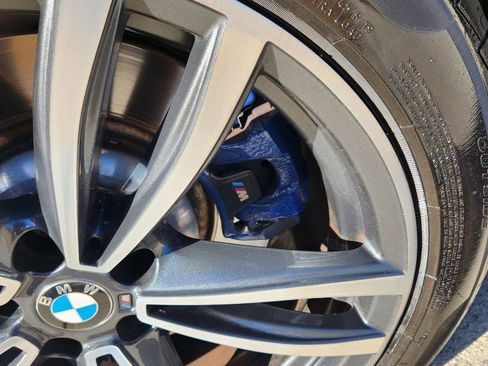 Used 2022 BMW 750i xDrive w/ M Sport Package image 24