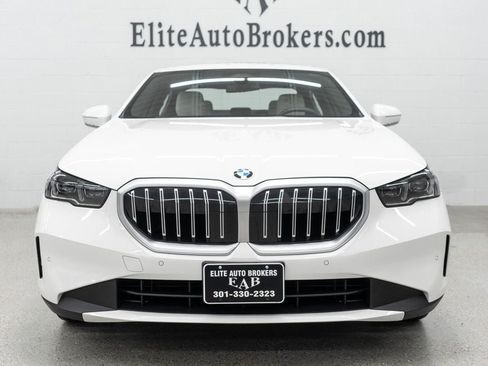 Used 2025 BMW 540i xDrive AWD/4WD image 3