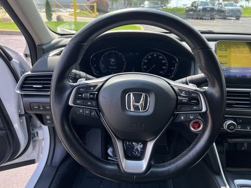 Used 2020 Honda Accord Touring image 12
