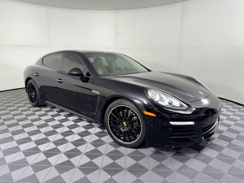Used 2015 Porsche Panamera image 7