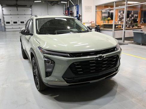 New 2026 Chevrolet Trax ACTIV w/ Sunroof Package image 3