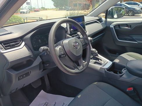 Used 2025 Toyota RAV4 XLE FWD image 11
