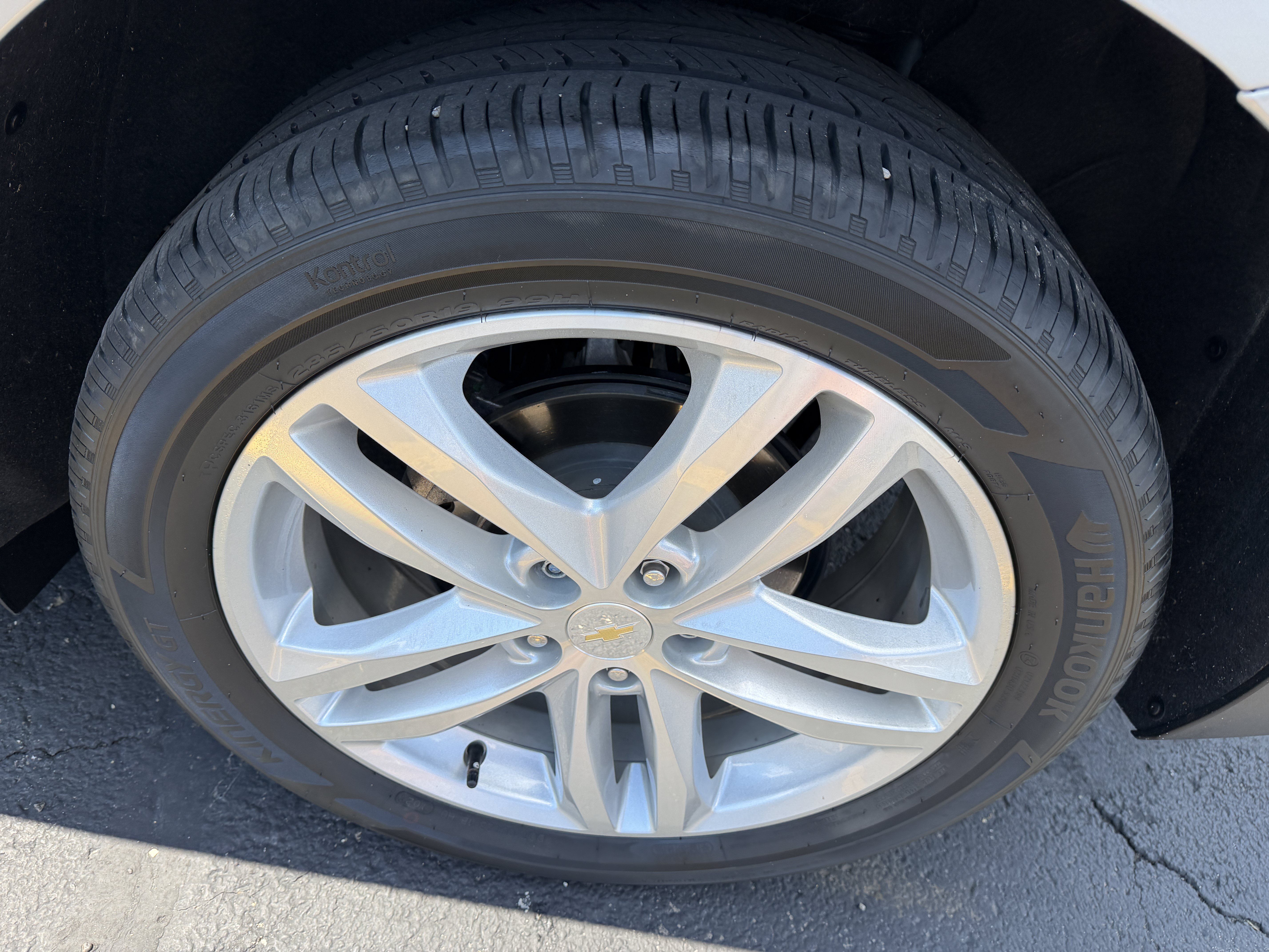 Used 2021 Chevrolet Equinox Premier AWD/4WD image 9