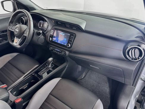 Used 2023 Nissan Kicks SR w/ SR Premium Package FWD image 28