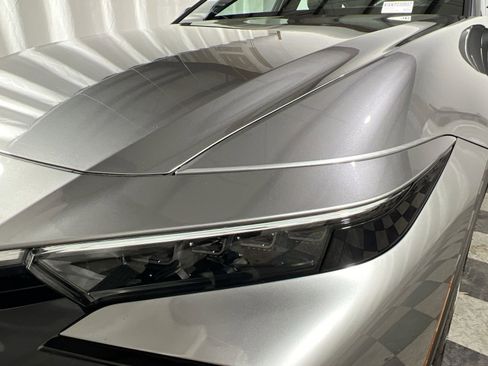 Used 2023 Toyota Crown Limited image 13