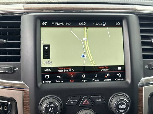 Used 2018 RAM 1500 Laramie w/ Convenience Group AWD/4WD image 21