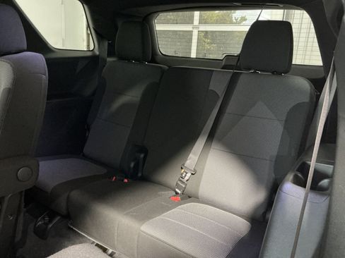 Used 2023 Chevrolet Traverse LT AWD/4WD image 25