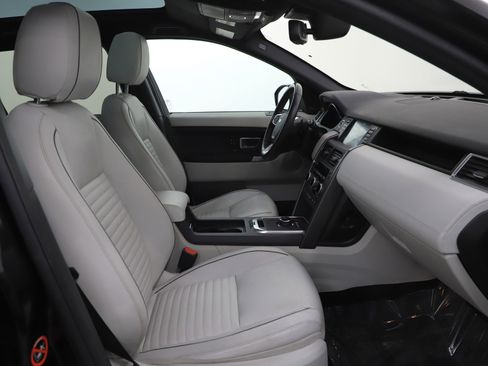 Used 2017 Land Rover Discovery Sport HSE Luxury image 11
