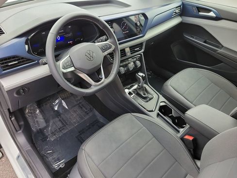 Used 2024 Volkswagen Taos SE image 22