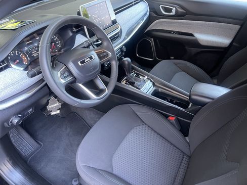 Used 2025 Jeep Compass Sport AWD/4WD image 13