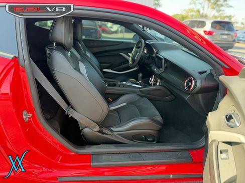 Used 2019 Chevrolet Camaro SS RWD image 15