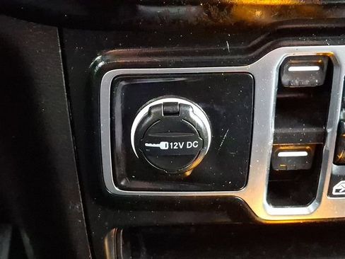 Used 2022 Jeep Wrangler Unlimited Sport AWD/4WD image 28
