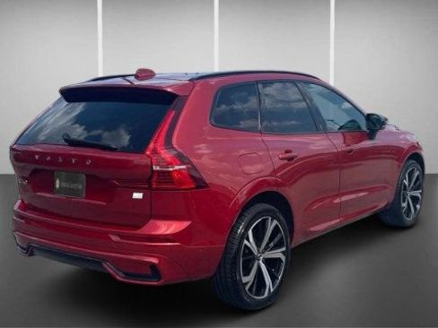 Used 2022 Volvo XC60 T8 R-Design w/ Advanced Package AWD/4WD image 8