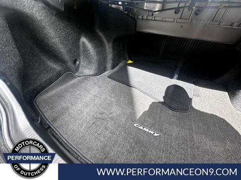 Used 2017 Toyota Camry SE image 40