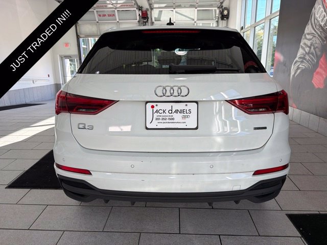 Used 2024 Audi Q3 2.0T Premium w/ Convenience Package AWD/4WD image 4