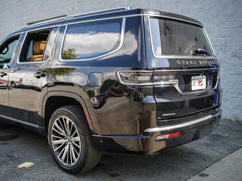 Used 2023 Jeep Grand Wagoneer Series III image 13