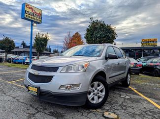 Used 2011 Chevrolet Traverse LS image 1