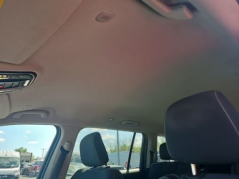 Used 2022 Jeep Grand Cherokee L Laredo w/ Luxury Tech Group I image 17