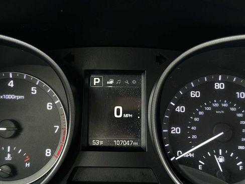 Used 2017 Hyundai Santa Fe Sport image 10