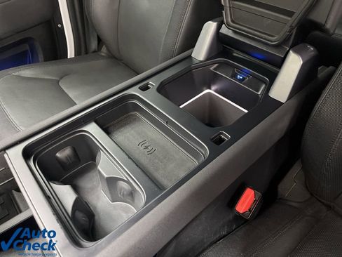 Used 2023 Land Rover Defender 110 X-Dynamic SE image 28