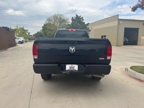 Used 2018 RAM 1500 Express RWD image 3