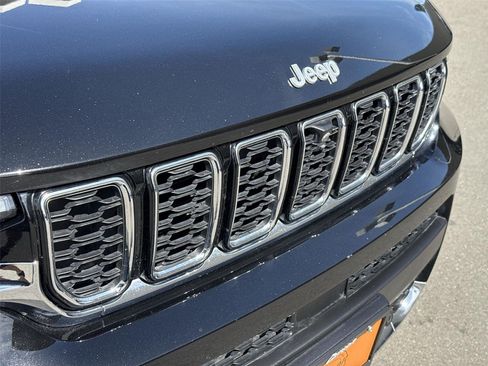 Used 2024 Jeep Grand Cherokee L Limited w/ Luxury Tech Group II AWD/4WD image 29