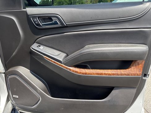 Used 2020 Chevrolet Suburban Premier image 23