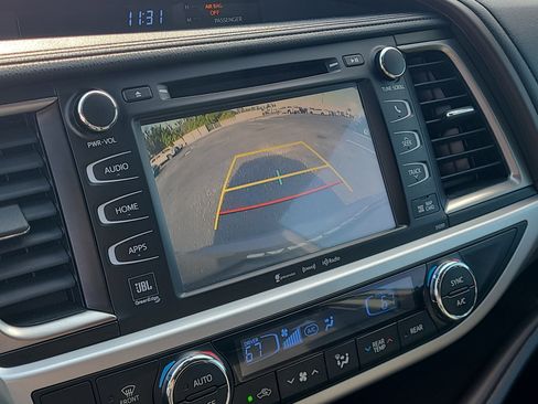 Used 2019 Toyota Highlander Limited image 26