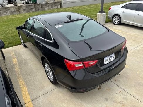 Used 2025 Chevrolet Malibu LT FWD image 4