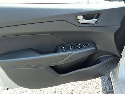 Used 2021 Hyundai Accent SE FWD image 22