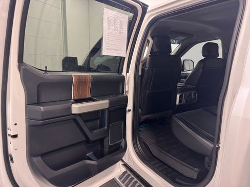 Used 2017 Ford F150 Lariat w/ Equipment Group 502A Luxury image 27