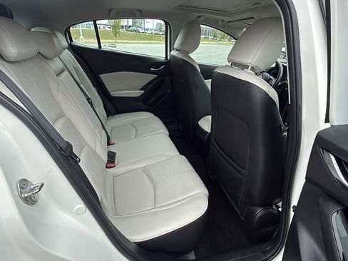 Used 2018 MAZDA MAZDA3 Grand Touring FWD image 19