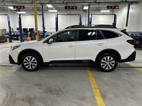 Certified 2022 Subaru Outback Premium w/ Popular Package #1 image 5