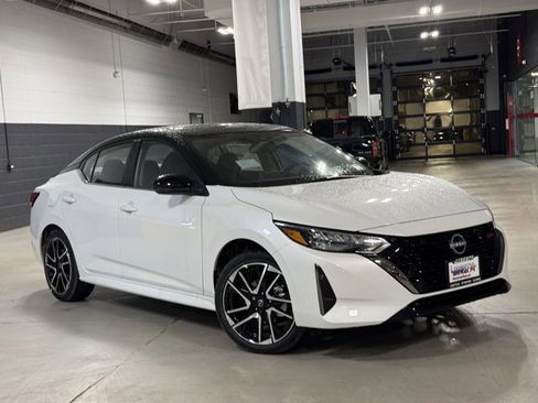 New 2025 Nissan Sentra SR image 2