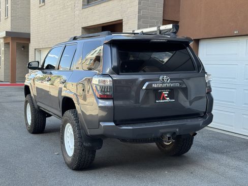 Used 2016 Toyota 4Runner SR5 Premium AWD/4WD image 3