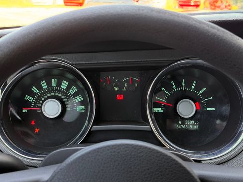 Used 2012 Ford Mustang Coupe RWD image 27