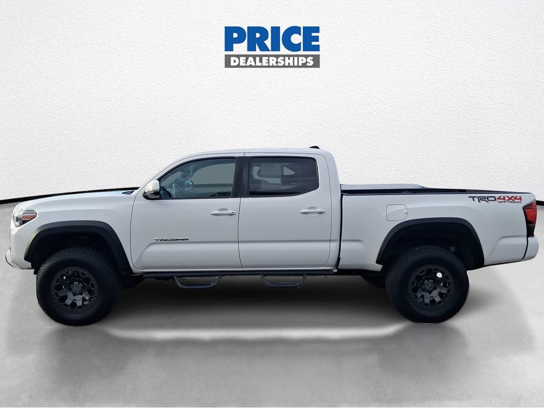 Used 2019 Toyota Tacoma TRD Off-Road w/ Technology Package AWD/4WD image 9