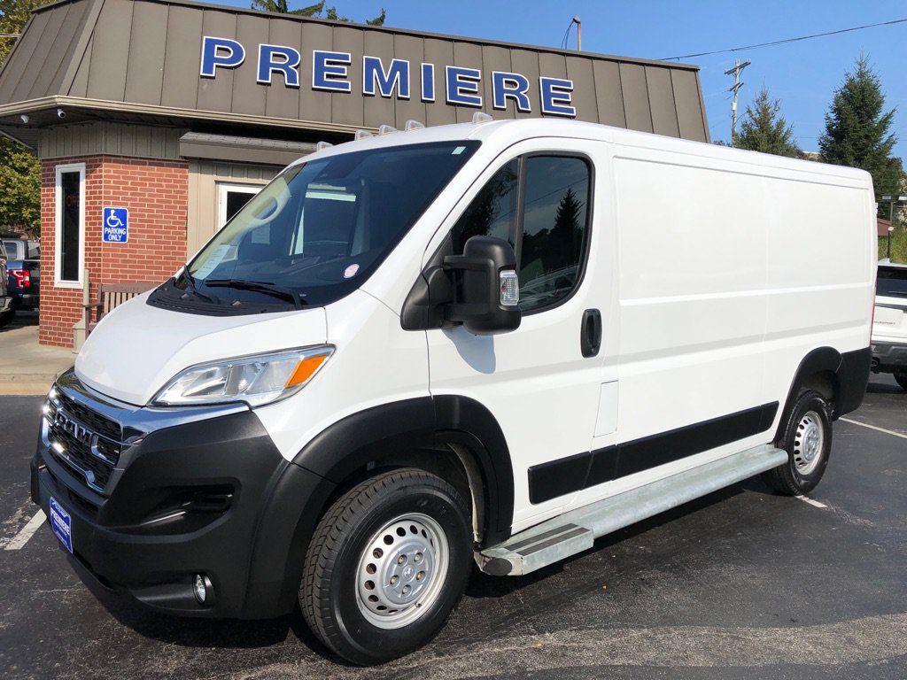 Used 2025 RAM ProMaster 2500 w/ U-Haul Equipment Group FWD image 10