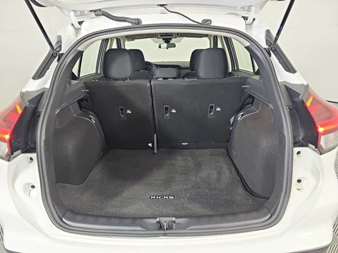 Used 2024 Nissan Kicks SV FWD image 12