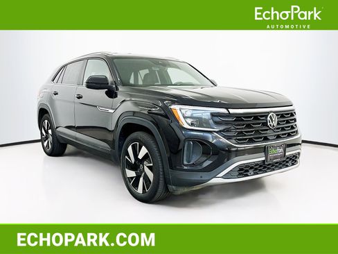 Used 2025 Volkswagen Atlas Cross Sport SE image 1