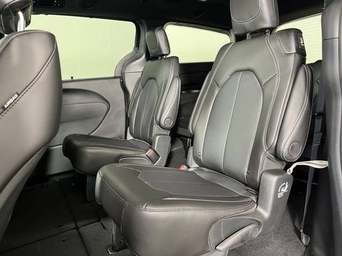 New 2026 Chrysler Pacifica Select FWD image 7