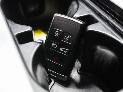 Used 2022 Land Rover Range Rover Sport SVR image 36