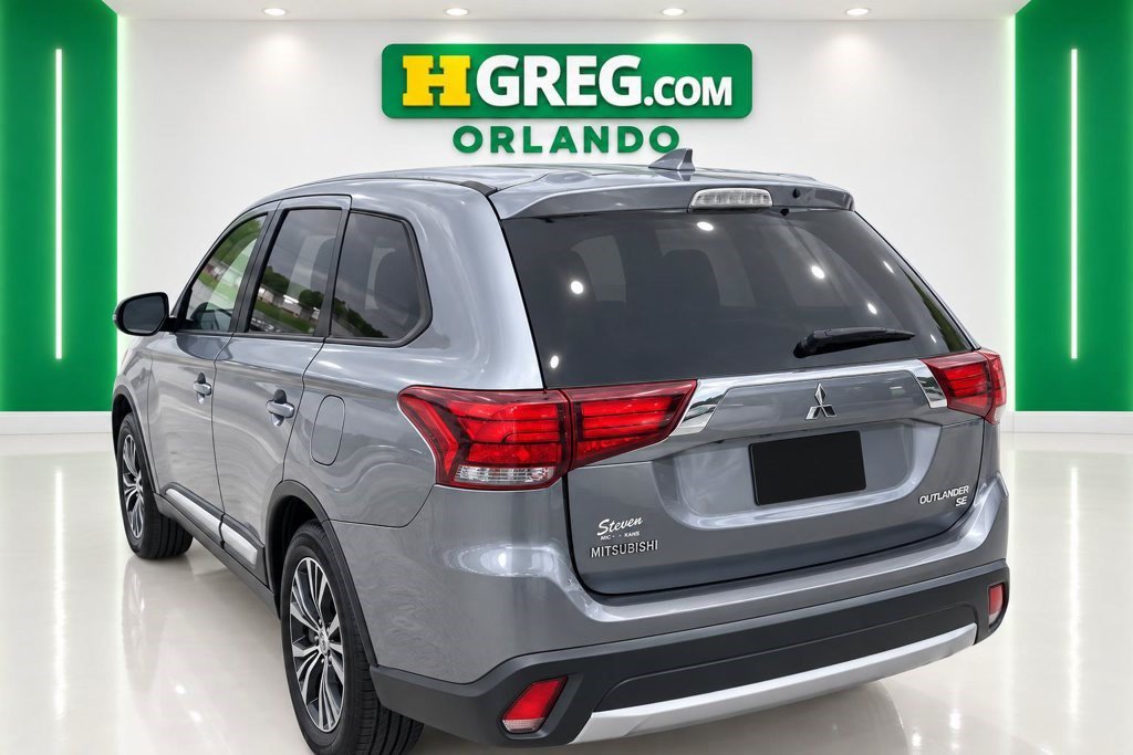 Used 2018 Mitsubishi Outlander LE FWD image 2